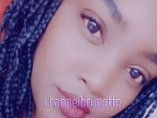 Channelbrunette