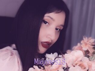 Miajones18