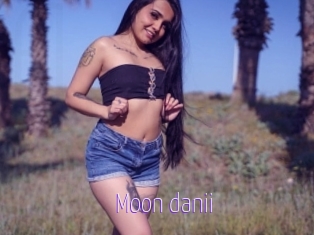 Moon_danii